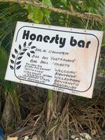 Honesty Bar am Anse Lazio