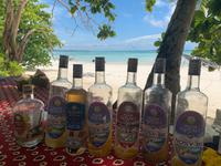 Kreolisches Mittagessen mit Rum-Likören auf Nosy Iranja