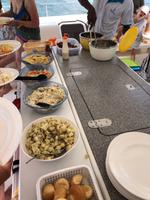 Barbecue an Bord unseres Katamarans