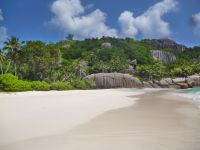 Sister Islands - Grande Soeur