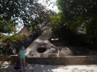 Granit-Monolithe im Union Estate