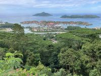 ….eine der künstlichen Inseln