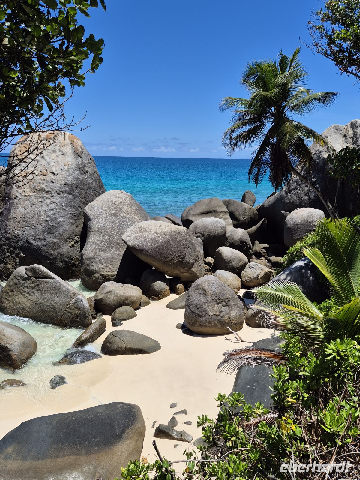 Küstenfahrt an der Nordspitze von Mahe