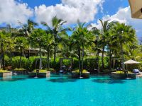 Freizeit am Hotelpool  &ndash; &copy; Monika Cortese (Eberhardt TRAVEL)