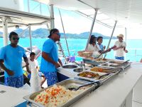 ...bei Life-Musik von der Crew  &ndash; &copy; Monika Cortese (Eberhardt TRAVEL)