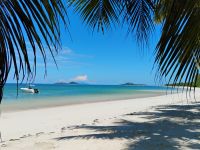 Hotelstrand auf Praslin, Seychellen  &ndash; &copy; Monika Cortese (Eberhardt TRAVEL)