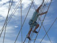 Mutige Männer u. Frauen bei Stürmen der Masten