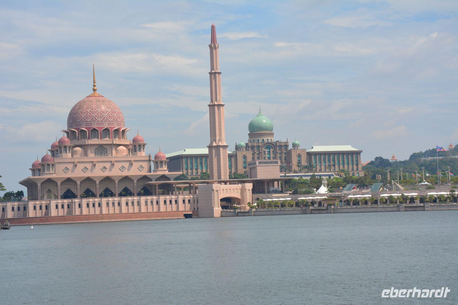 282 Bootsfahrt auf dem Putrajaya See