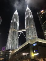 Petronas Towers bei Nacht