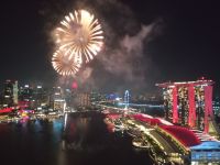 Silvesterfeuerwerk über Marina Bay 