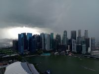 Blick vom Singapore Flyer auf ein aufziehendes Gewitter 