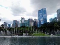 Wasserspiele in der Parkanlage der Petronas Towers