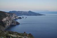 Aussichtspunkt Quattroocchi_Blick nach Vulcano und zum Ätna (etwas rechts)