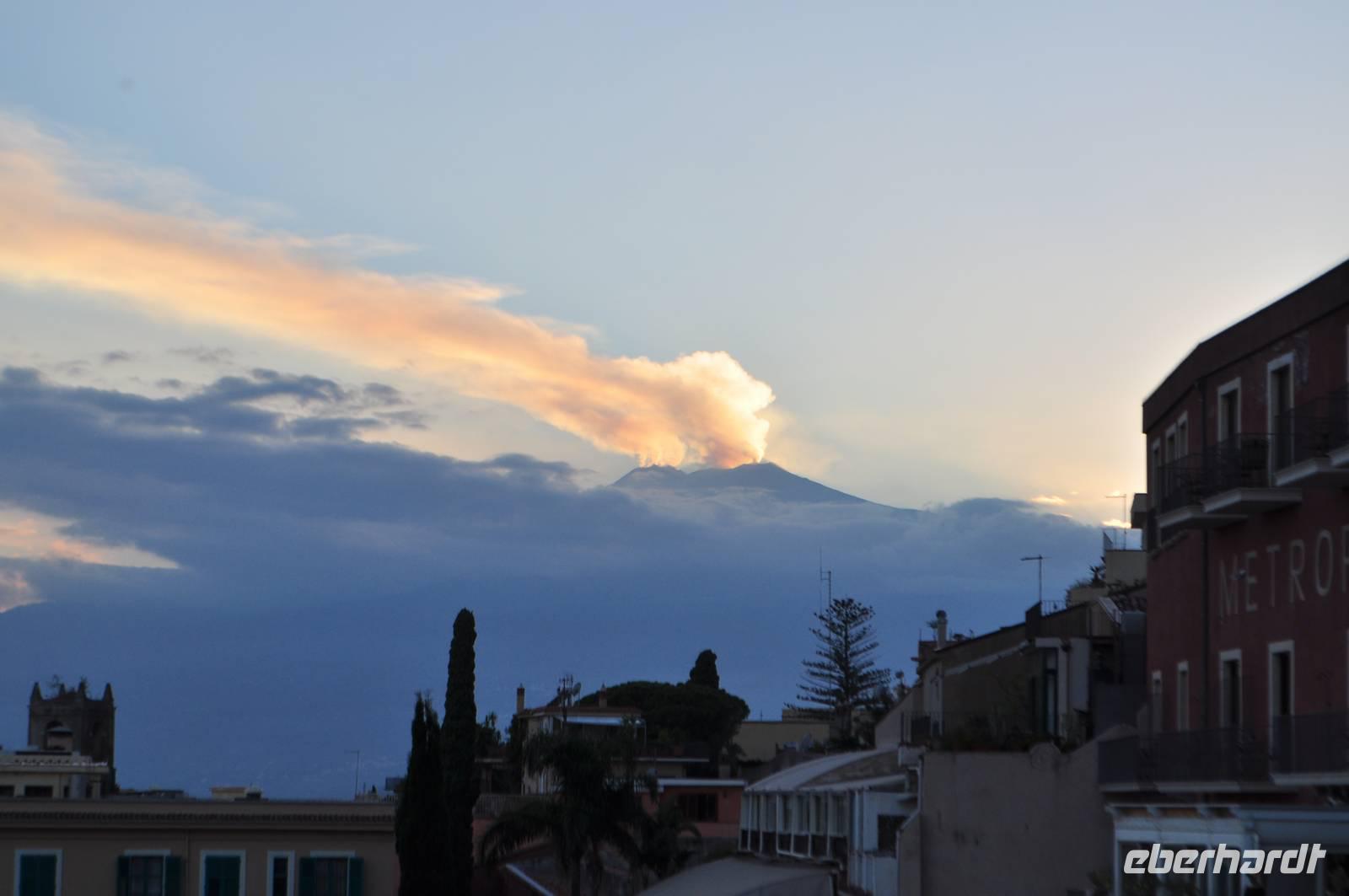 Taormina - Ausgasender Ätna