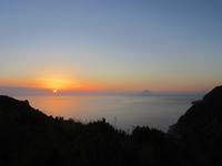 Sonnenuntergang auf Lipari mit Blick nach Filicudi und Alicudi