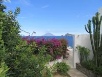 Blick von Panarea nach Stromboli