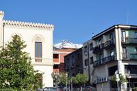 Zafferana - In der Bildmitte versteckt sich der Südostkrater des Ätna