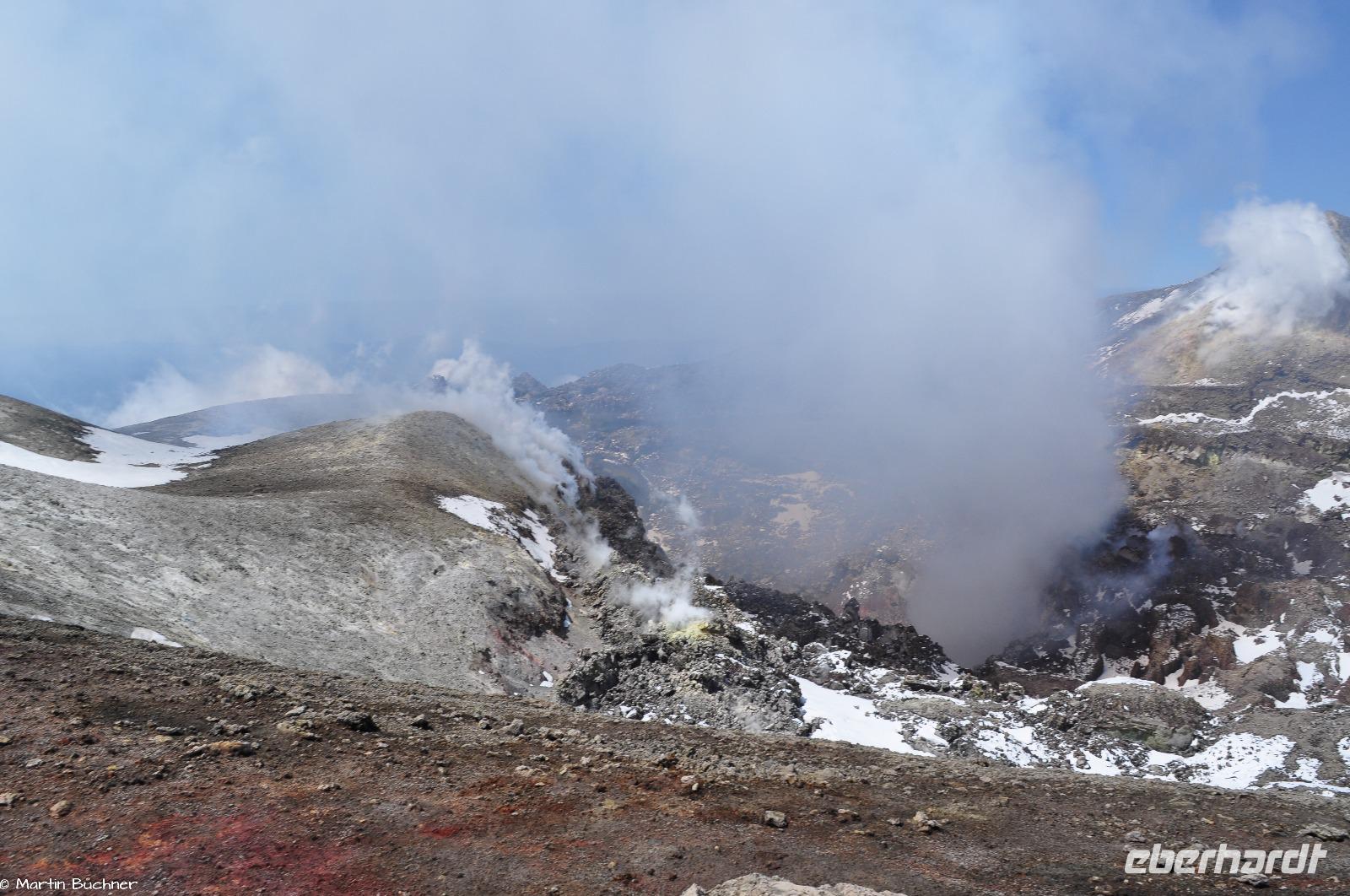 Auf dem Kraterrand des Zentralkraters