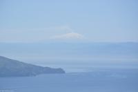 Quattrocchi, Lipari - rechts auf der Höhe der Insel Vulcano ist der Ätna zu erkennen (!)