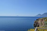Wandern auf Lipari - Blick nach Alicudi, Filicudi und Salina (von links nach rechts)