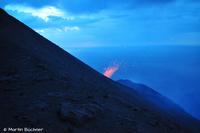 Eruption am Gipfelgrat des Stromboli