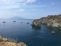 Yachten in der Bucht von Cala Junco