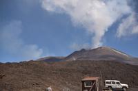 Rauchwolken aus dem Krater des Ätna