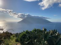 3. Reisetag – Inselrundfahrt – Fotostopp mit Blick zur Insel Salina