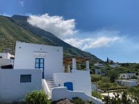 6. Tag – Inselrundfahrt um Stromboli – Spaziergang durch Ginostra