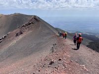 Ätna - Abstieg zur Bergstation der Seilbahn