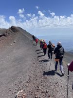 Ätna - Abstieg zur Bergstation der Seilbahn