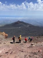 Ätna - Abstieg zur Bergstation der Seilbahn