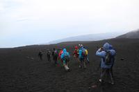 Ätna-Abstieg - Wir sehen so langsam etwas