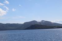 Überfahrt nach Vulcano - Schon sichtbar: Die Schwefeldämpfe