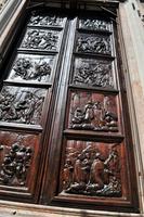 Catania - Holzportal einer Kirche