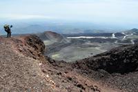 Lava und Krater von der Eruption 2002/03