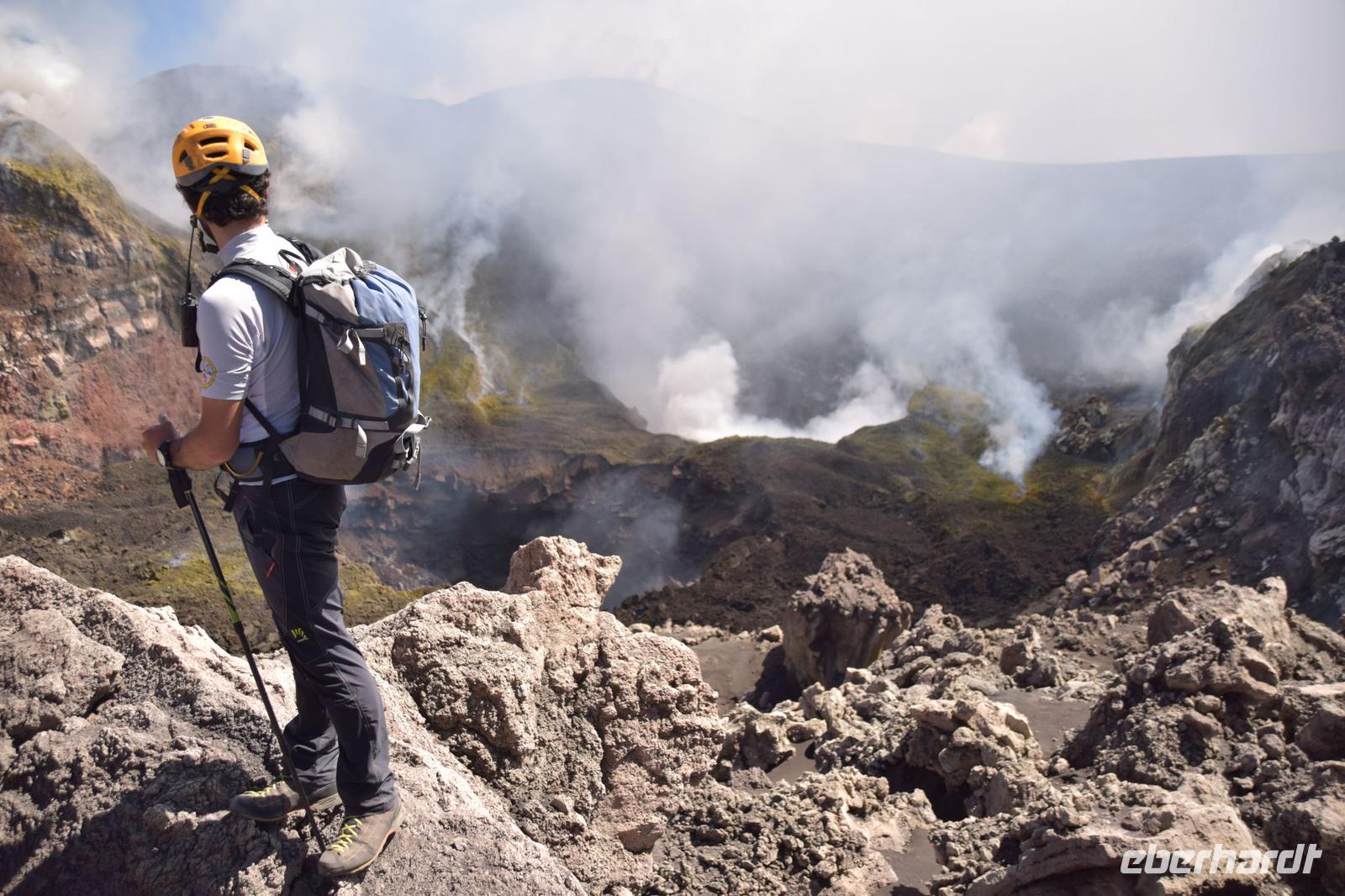 Bergführer Daniele vor dem Ätnakrater
