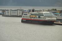 Hurtigrutenschiff in Stokmarknes 