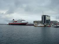 die neue Finnmarken im Hafen von Svolvaer