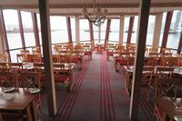 Das Restaurant mit Hafenblick