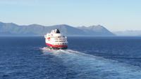 Hurtigruten - Treffen der Südgehenden M/S Midnatsol mit der nordgehenden M/S Finnmarken
