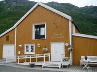 Pittoreske Sjögata in Mosjön