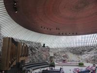 Felsenkirche - Innen 180 Fenster