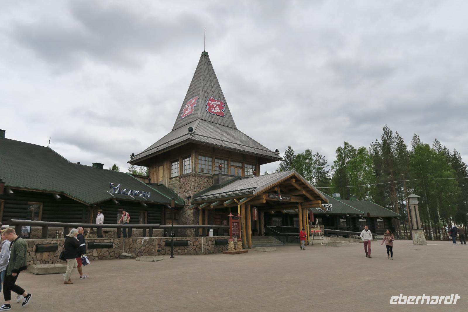 Im Weihnachtsmanndorf