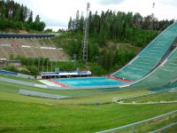 Lahti, Schanzenanlage mit Schwimmbad 