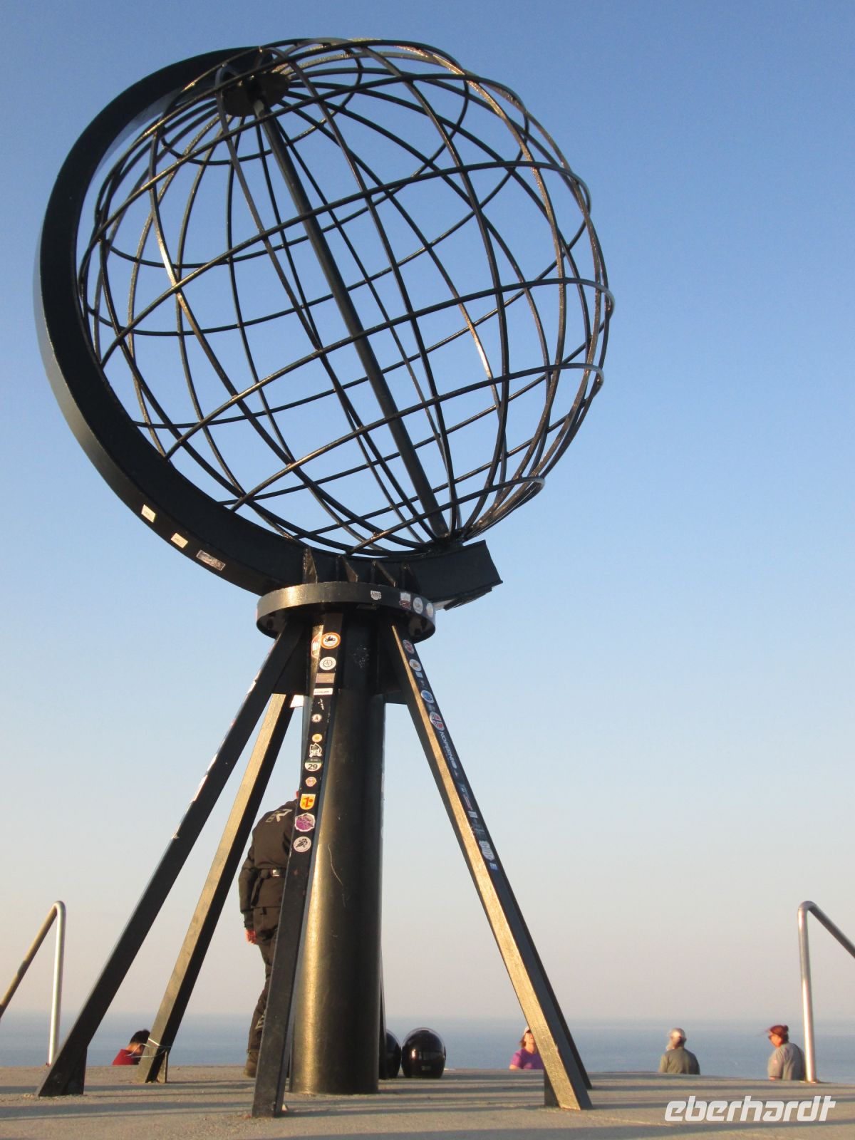 Ziel und Fotomotiv aller Nordkap-Reisenden, der Globus