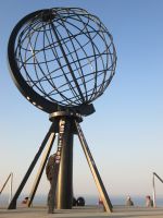 Ziel und Fotomotiv aller Nordkap-Reisenden, der Globus