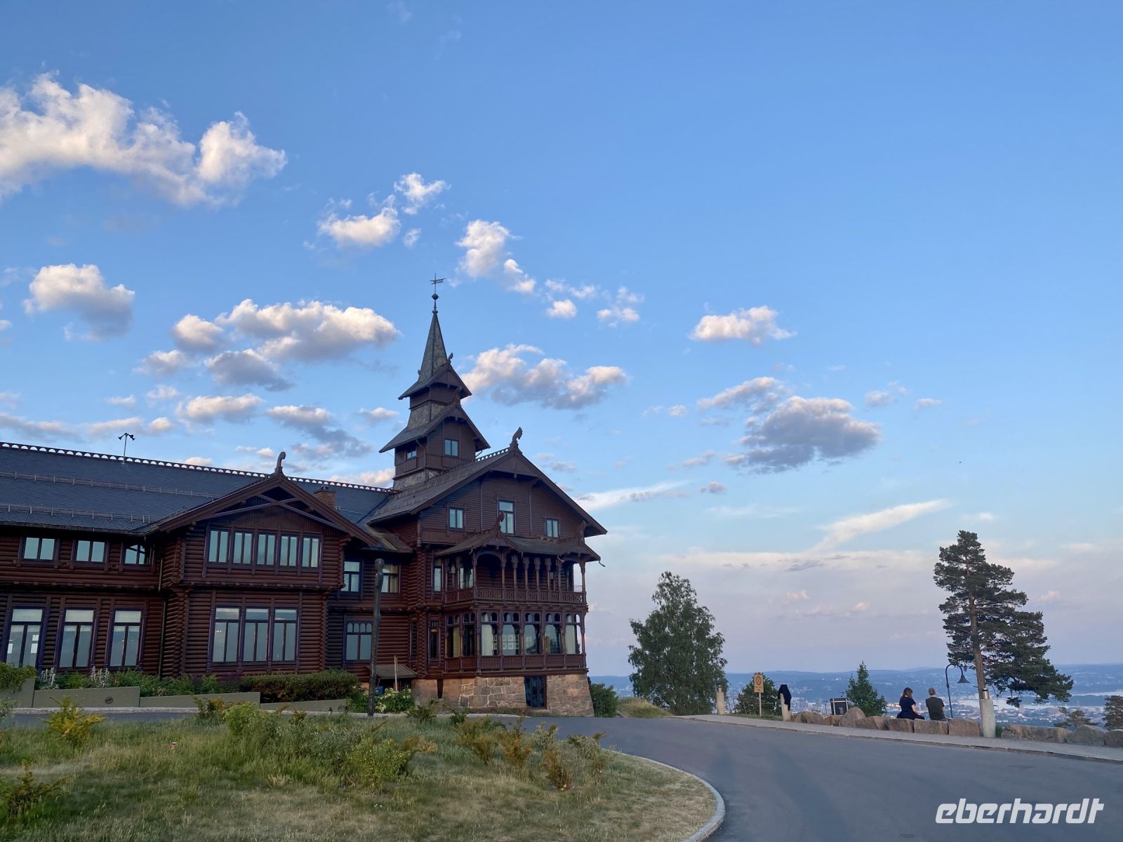 Tag 13 - Unser Hotel am Holmenkollen mit Blick über Oslo 