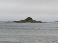 auf dem Weg zum Nordkap am Porsangerfjord - ist as eine Insel oder ein Trollhut?