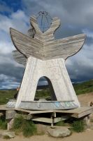 Polarkreisdenkmal in Norwegen (© Foto: B.Stroech)